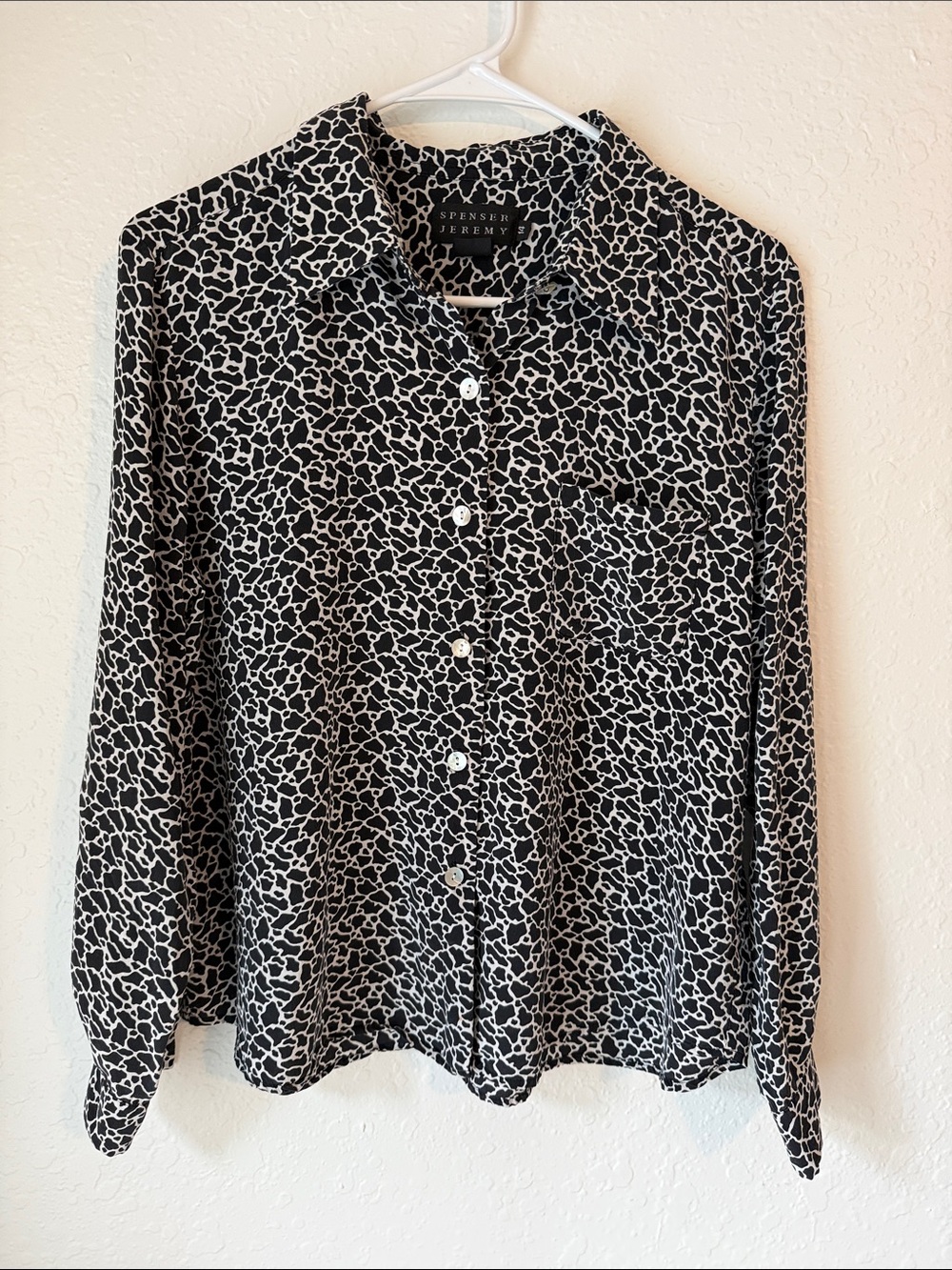 SPENSER JEREMY 100% Silk Black and White Patterned Button-Up Blouse Size 14